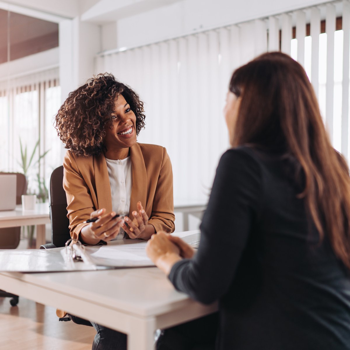 Client consulting with a agent